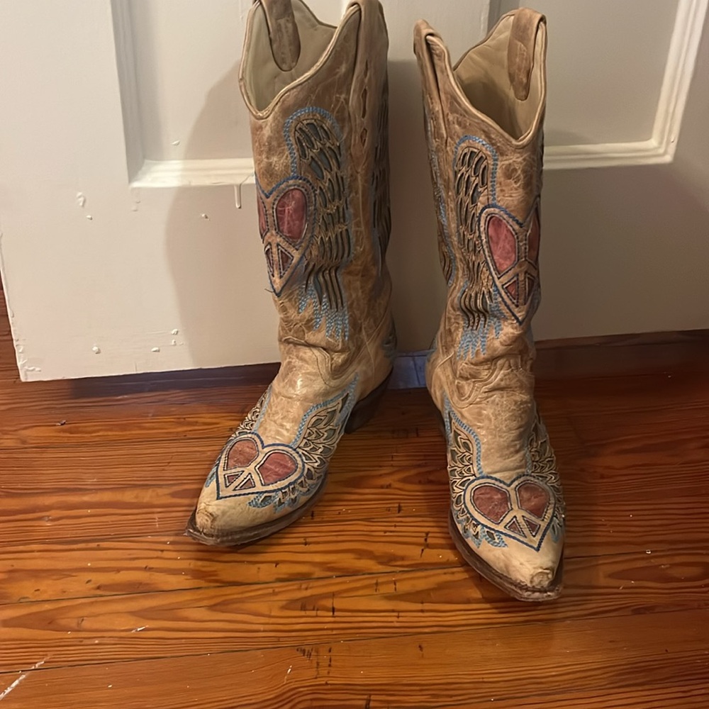 Corral Peace Sign + Wing Boots 7.5